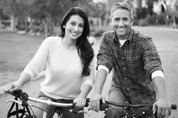 couple riding bikes